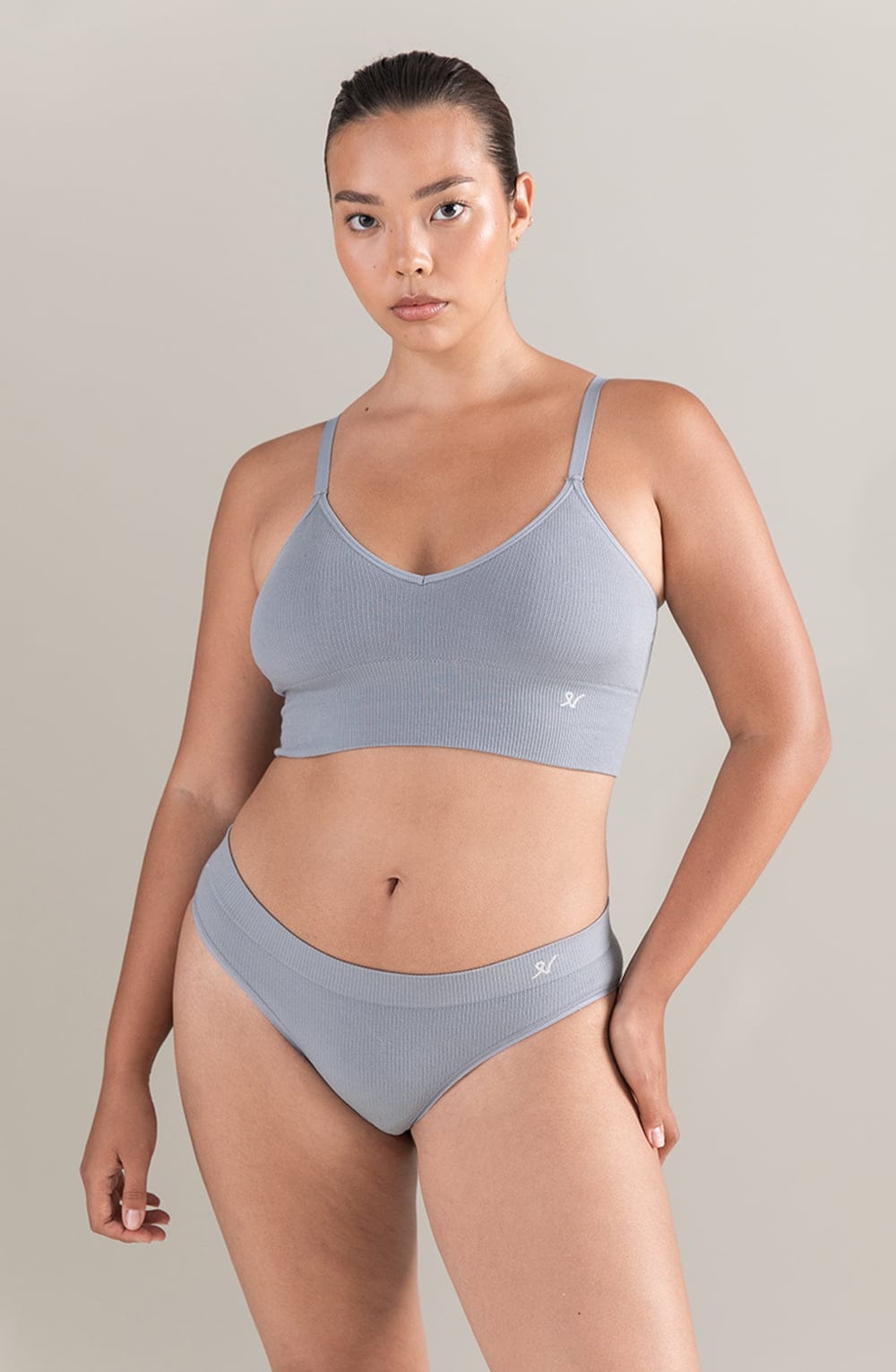 Seamless-Bralette_Grey-1.jpg