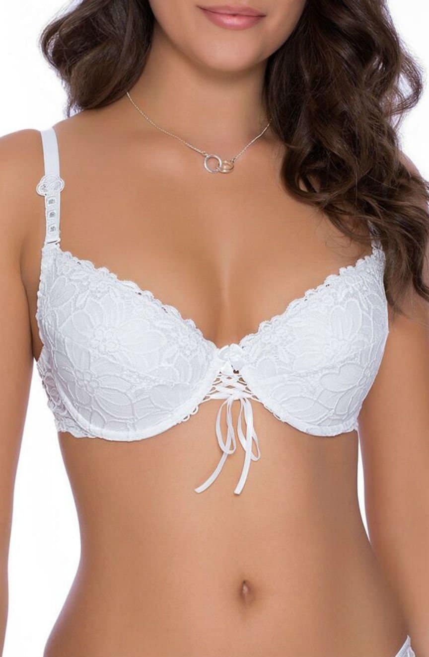 roza_damaris_white_bra_close_up.jpg