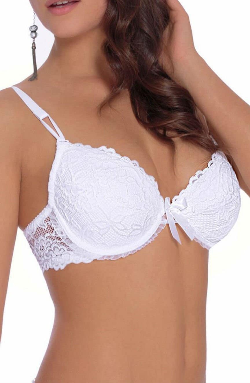 roza_carmen_white_bra_close_up.jpg