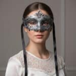 freepik__-task-edit-inputimages-img1-img2-prompt-a-woman-we__7505