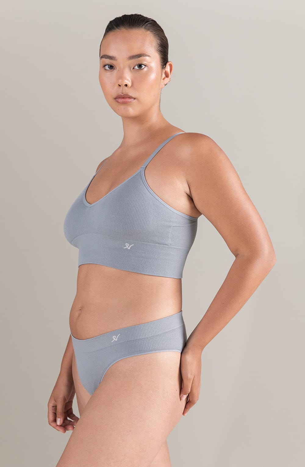 Seamless-Bralette_Grey-3.jpg