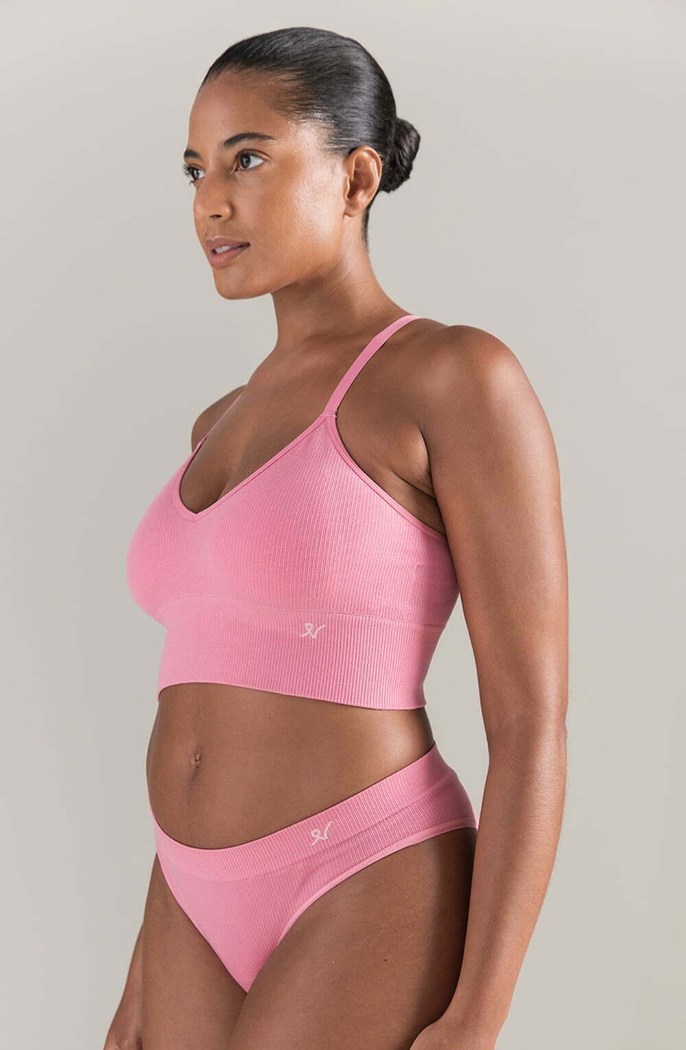 Seamless-Bralette_Pink-2.jpg
