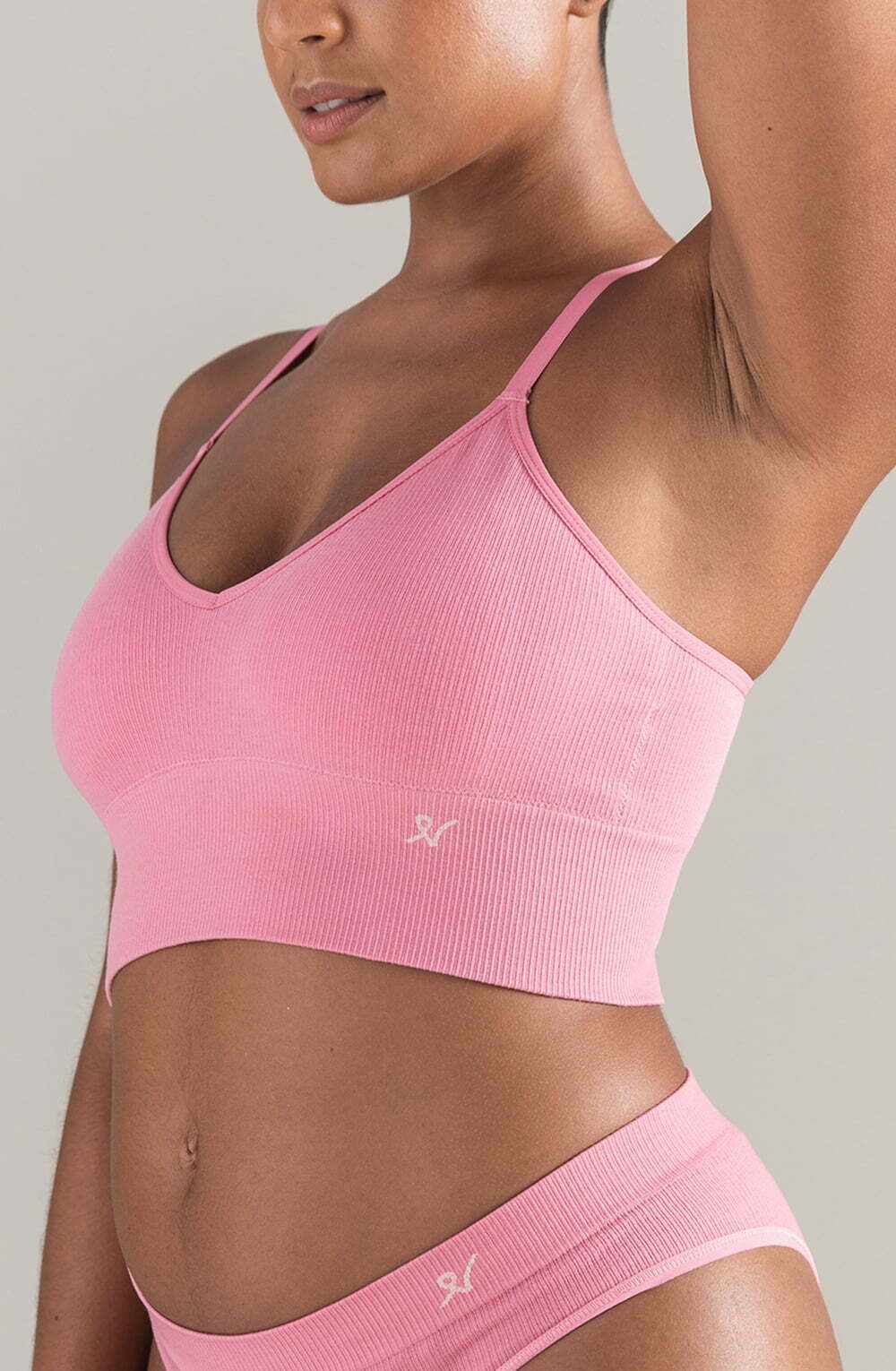 Seamless-Bralette_Pink-3.jpg