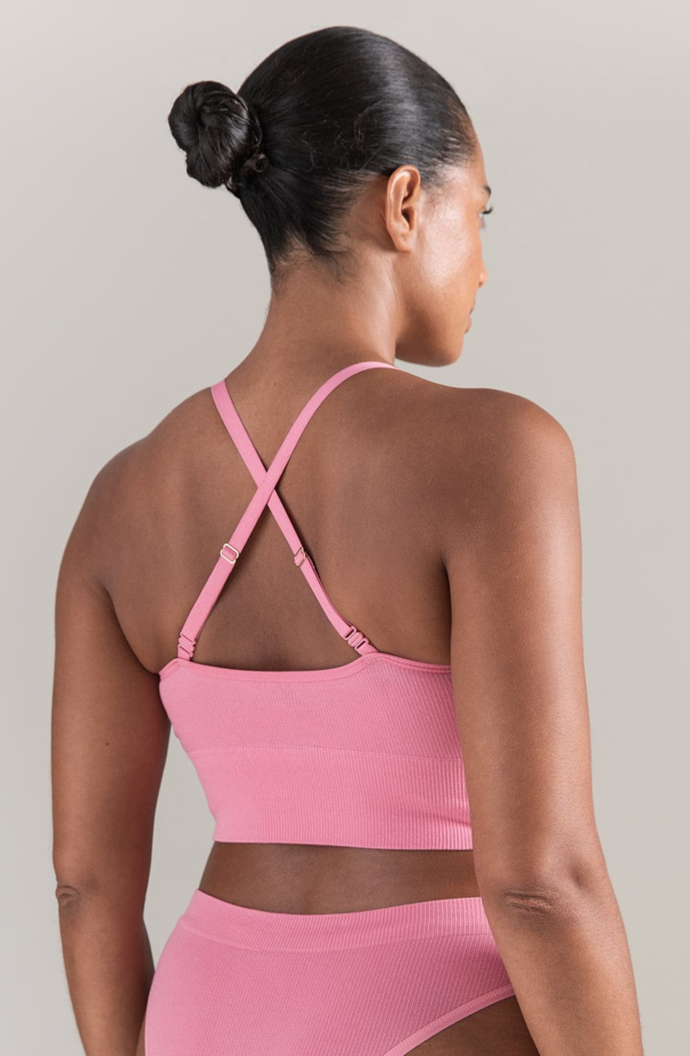 Seamless-Bralette_Pink-5.jpg