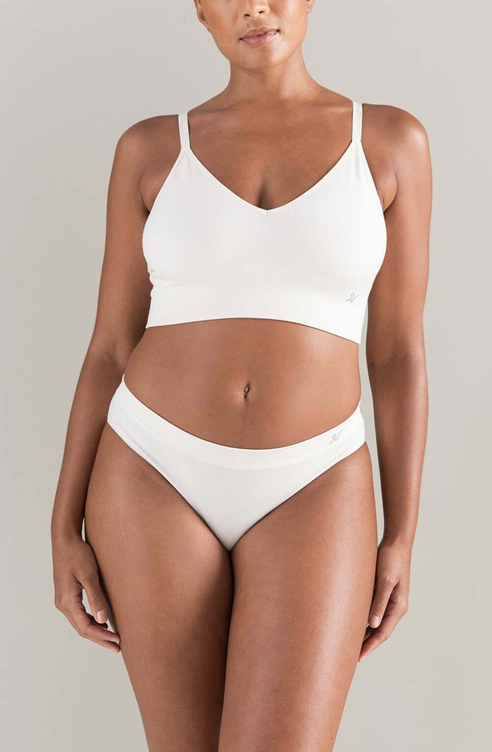Seamless-Brief_White-1.jpg